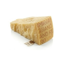 Parmigiano reggiano +/-300 gr vákum SOSTER